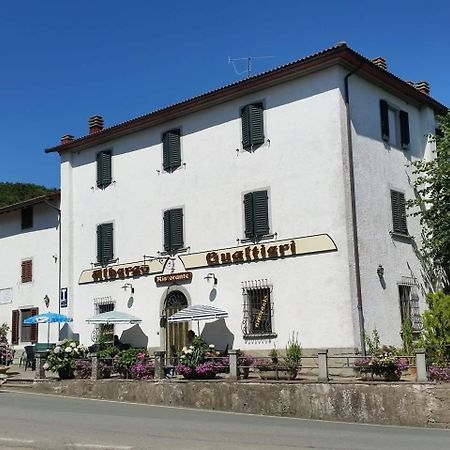 Albergo Ristorante Gualtieri 巴贝里诺·迪·穆杰罗 外观 照片