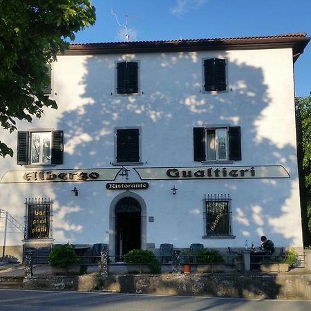 Albergo Ristorante Gualtieri 巴贝里诺·迪·穆杰罗 外观 照片