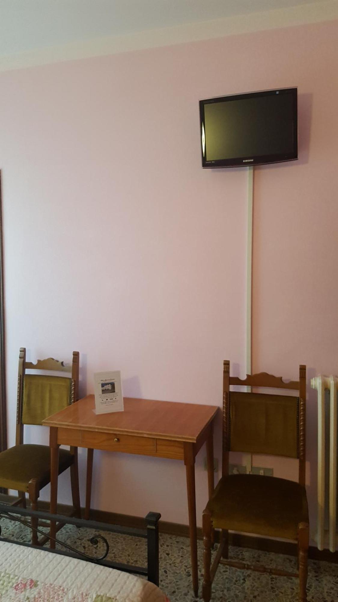 Albergo Ristorante Gualtieri 巴贝里诺·迪·穆杰罗 客房 照片