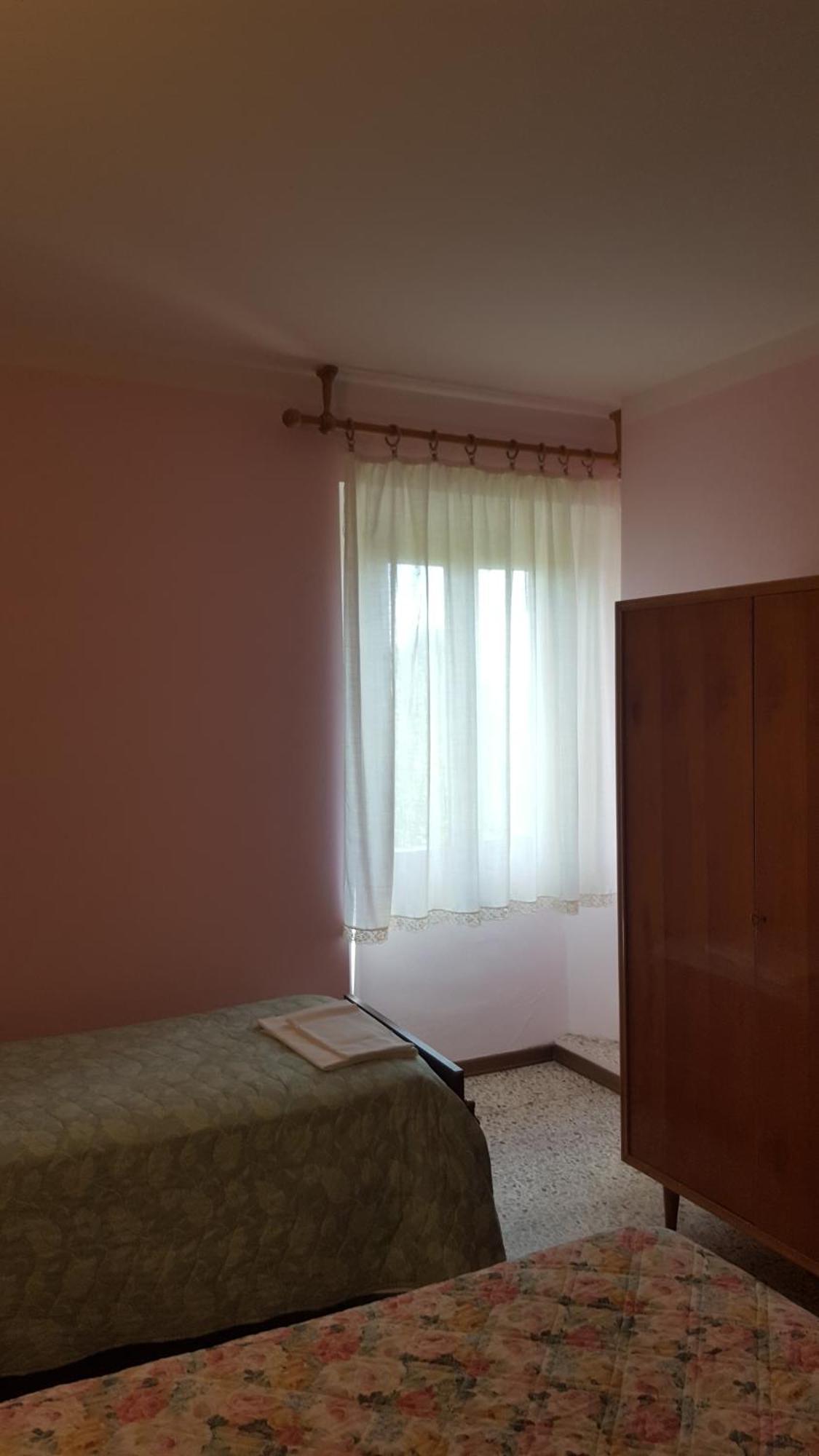 Albergo Ristorante Gualtieri 巴贝里诺·迪·穆杰罗 外观 照片