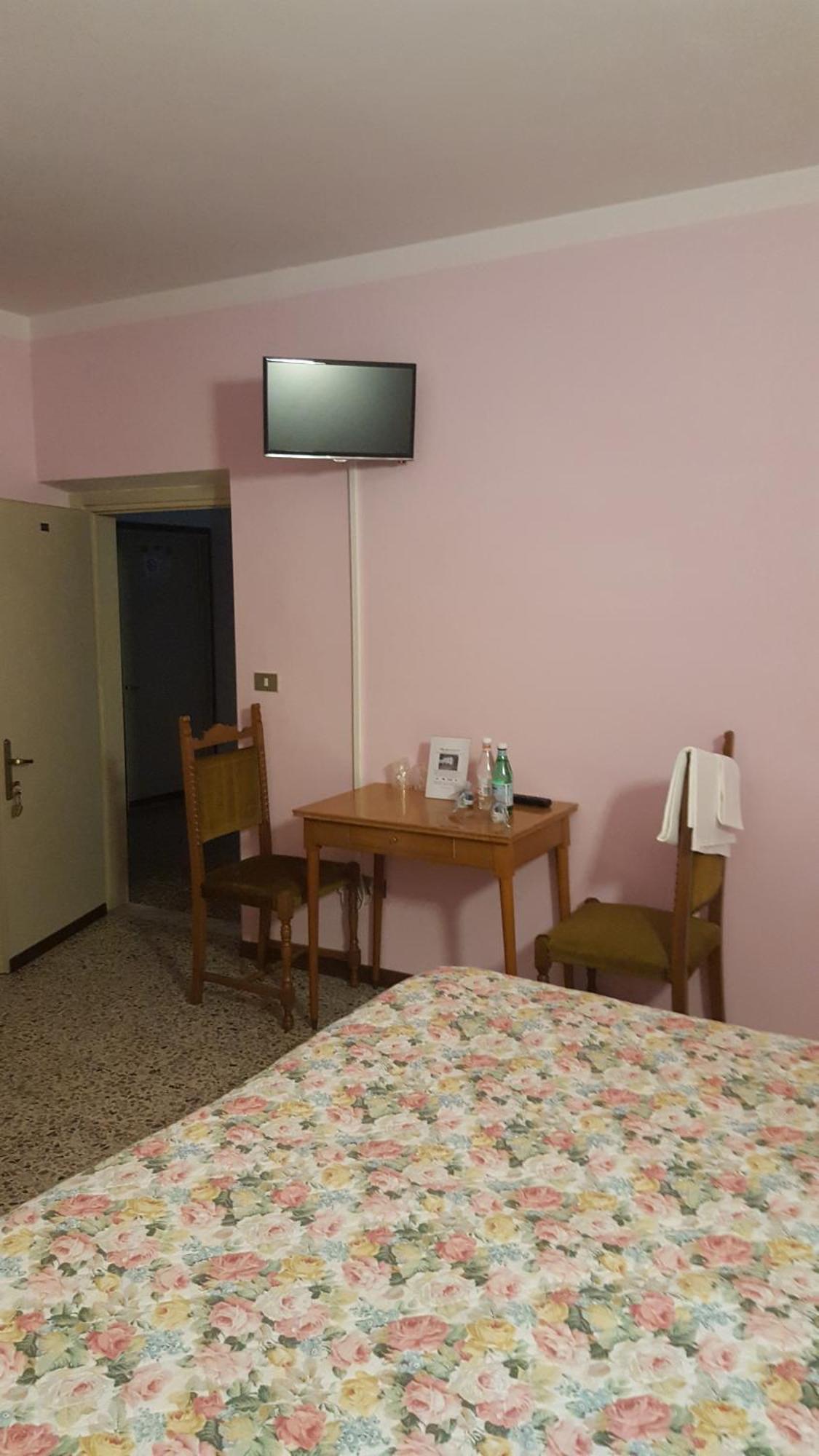 Albergo Ristorante Gualtieri 巴贝里诺·迪·穆杰罗 客房 照片