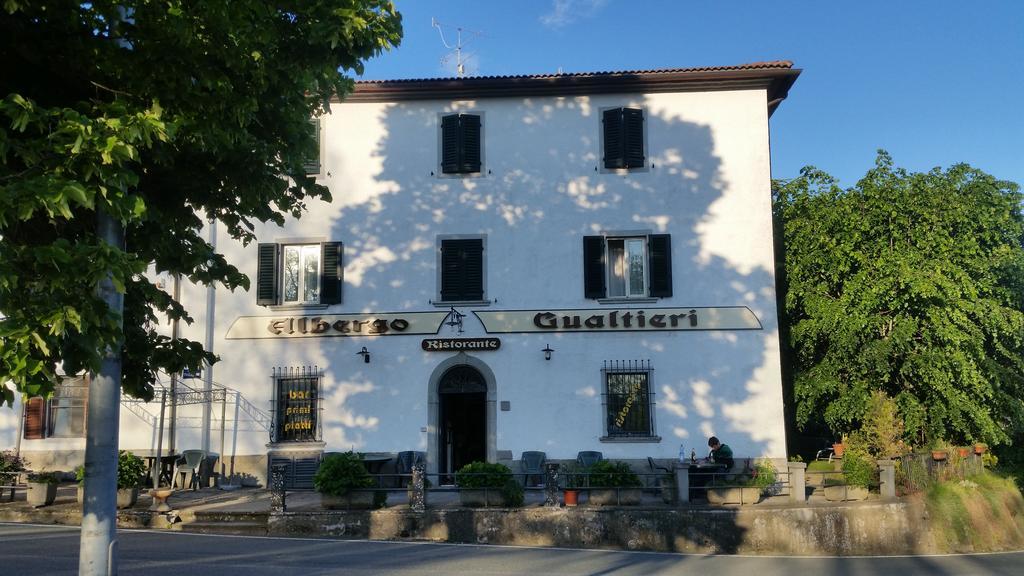 Albergo Ristorante Gualtieri 巴贝里诺·迪·穆杰罗 外观 照片