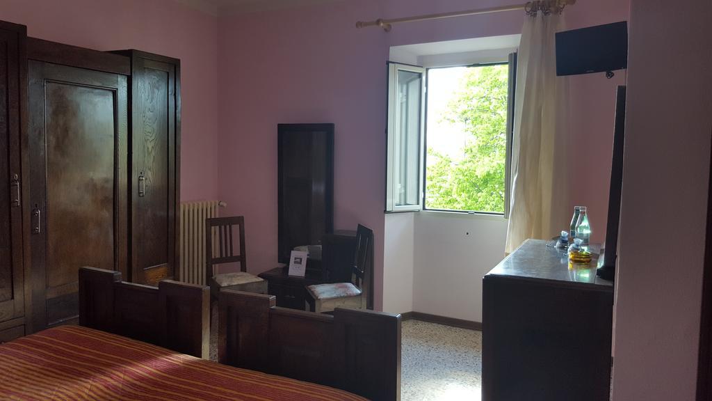 Albergo Ristorante Gualtieri 巴贝里诺·迪·穆杰罗 客房 照片